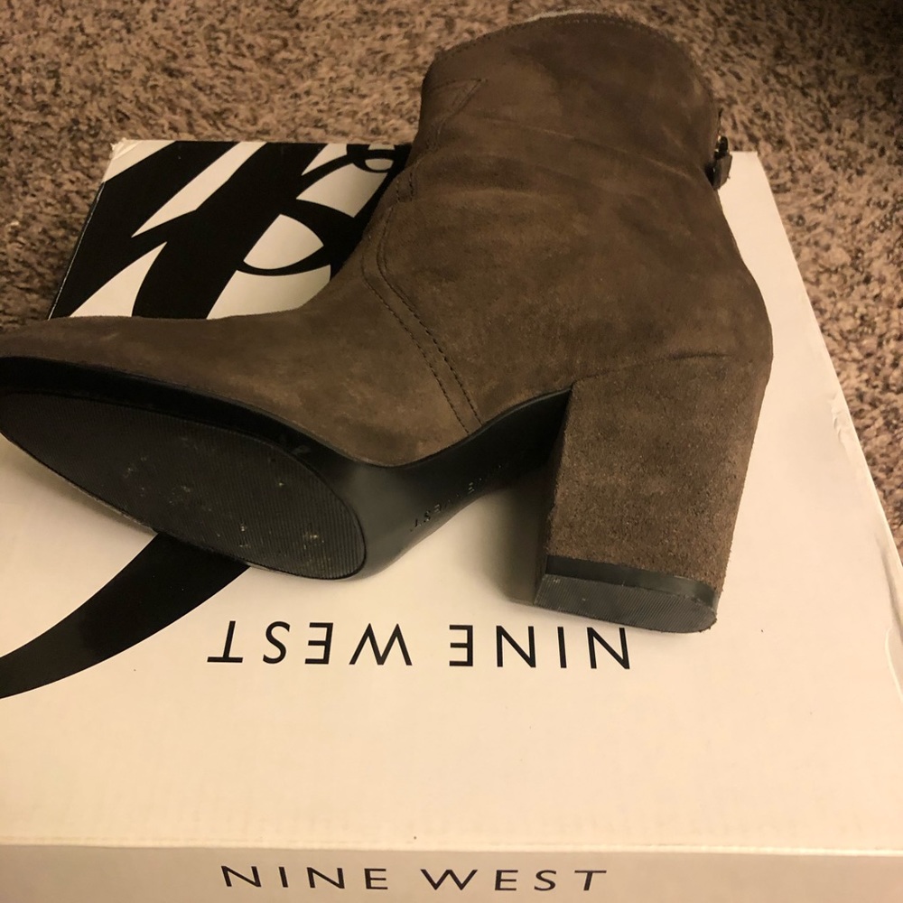 Boots - Picture 4 of 5